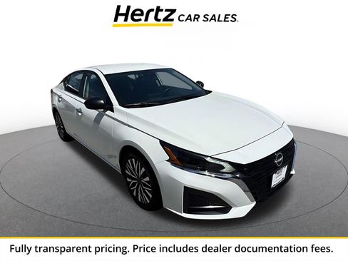 Used 2025 Nissan Altima 2.5 SV FWD image 1