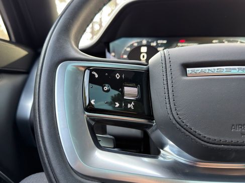 Used 2023 Land Rover Range Rover SE image 23