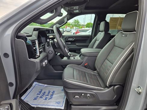 Used 2025 GMC Sierra 1500 AT4X AWD/4WD image 17