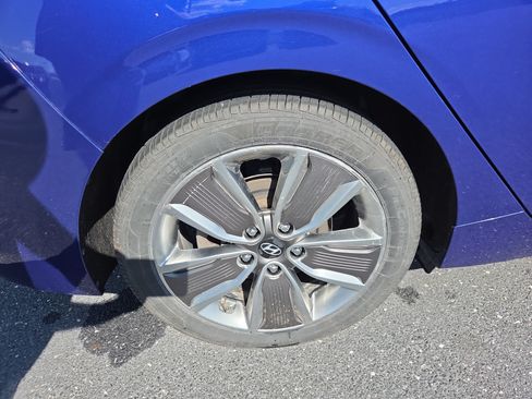 Used 2019 Hyundai Ioniq Limited w/ Ultimate Package 02 FWD image 28