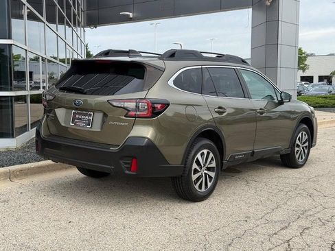 Used 2022 Subaru Outback Premium AWD/4WD image 3