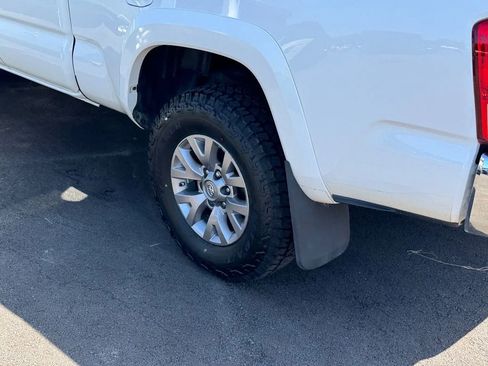 Used 2017 Toyota Tacoma SR5 w/ Tow Package AWD/4WD image 20