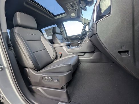 New 2026 GMC Sierra 1500 Denali w/ Denali Reserve Package image 15