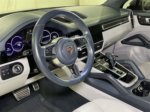 Used 2022 Porsche Cayenne GTS image 4