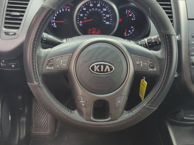 Used 2012 Kia Soul + FWD image 8