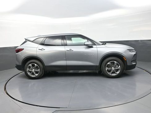 Used 2025 Chevrolet Blazer LT FWD image 28
