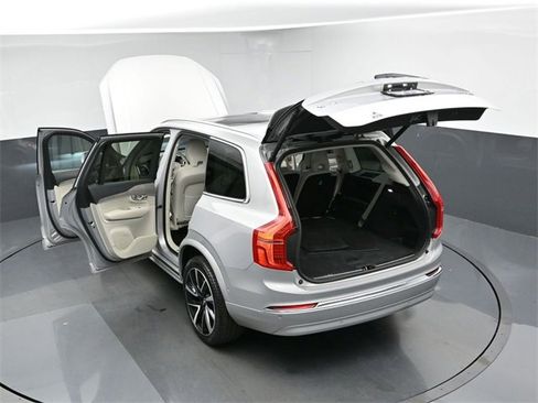 Used 2023 Volvo XC90 B6 Plus image 51