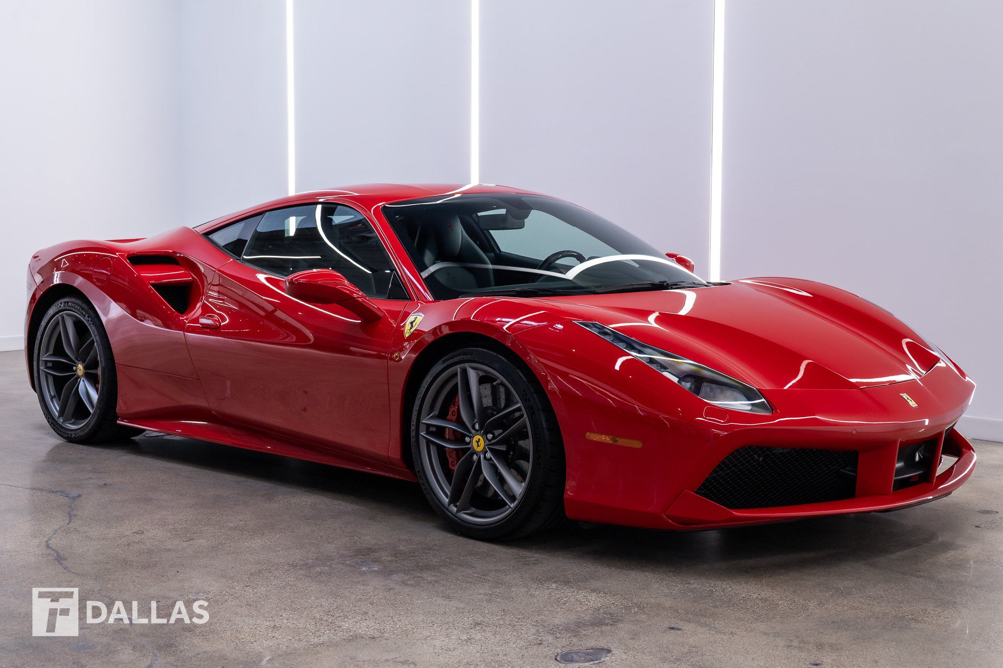 Used 2018 Ferrari 488 GTB RWD image 17