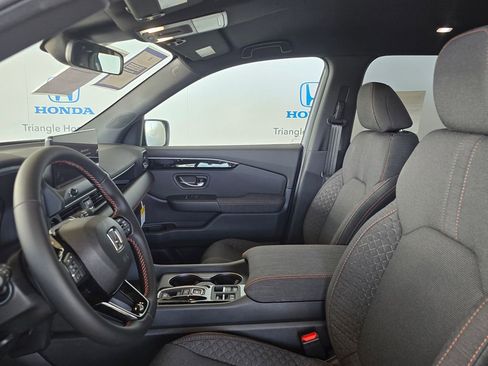 New 2026 Honda Pilot Sport image 10