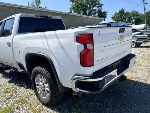 Used 2022 Chevrolet Silverado 2500 LT w/ Convenience Package AWD/4WD image 12
