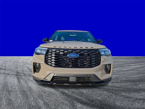Certified 2026 Ford Explorer ST-Line w/ ST-Line Street Pack RWD image 9