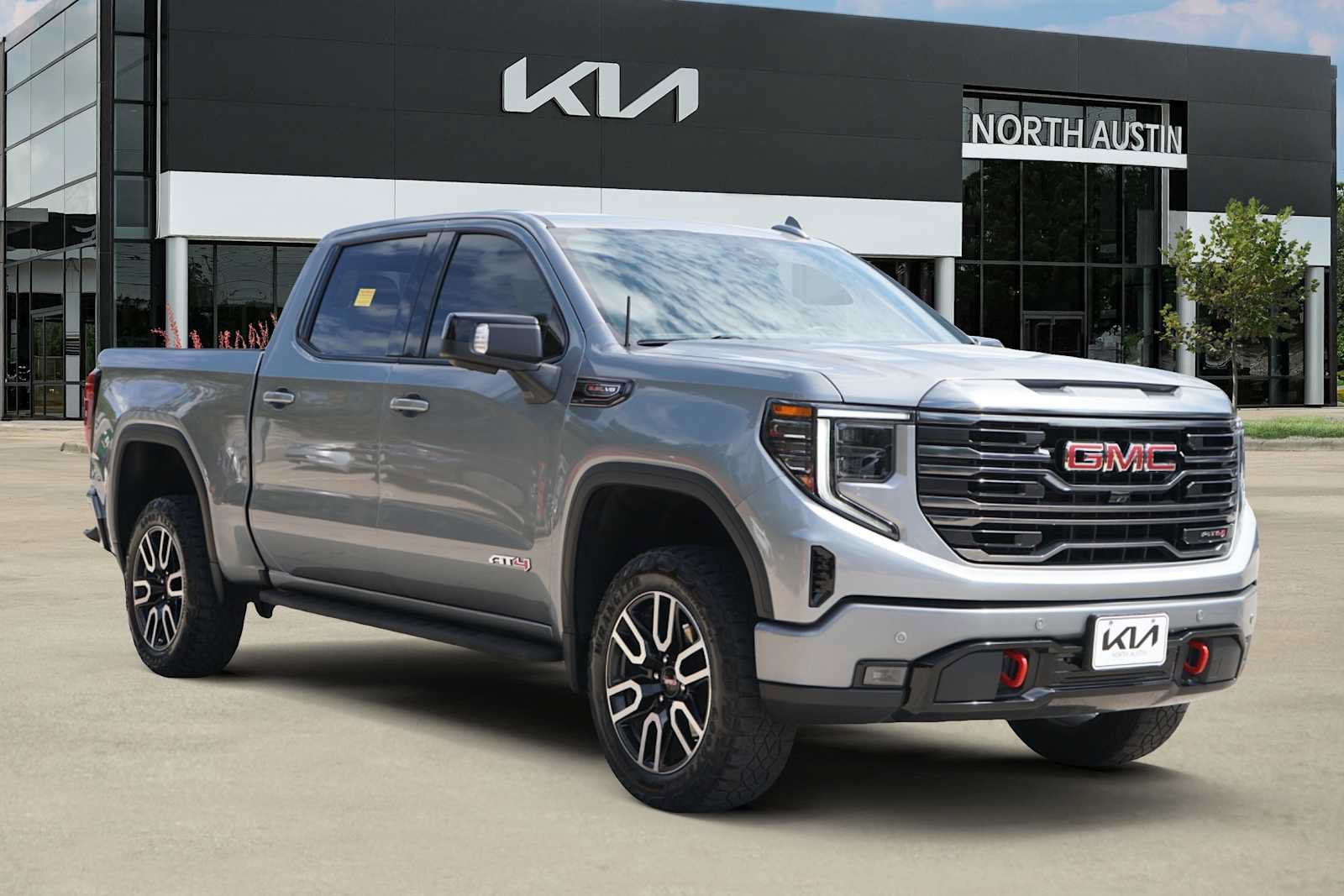 Used 2024 GMC Sierra 1500 AT4 w/ Technology Package AWD/4WD image 6