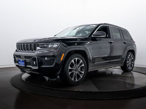 Used 2022 Jeep Grand Cherokee Overland w/ Luxury Tech Group IV image 7