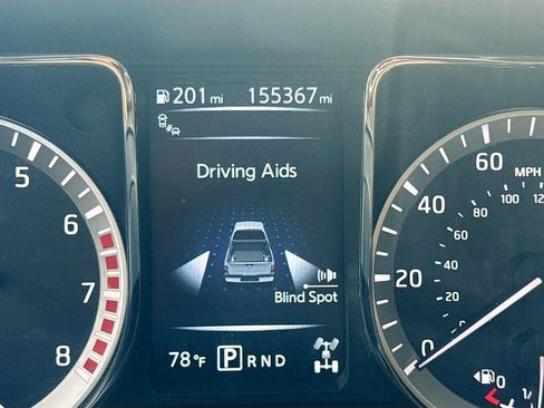 Used 2017 Nissan Titan SL image 12