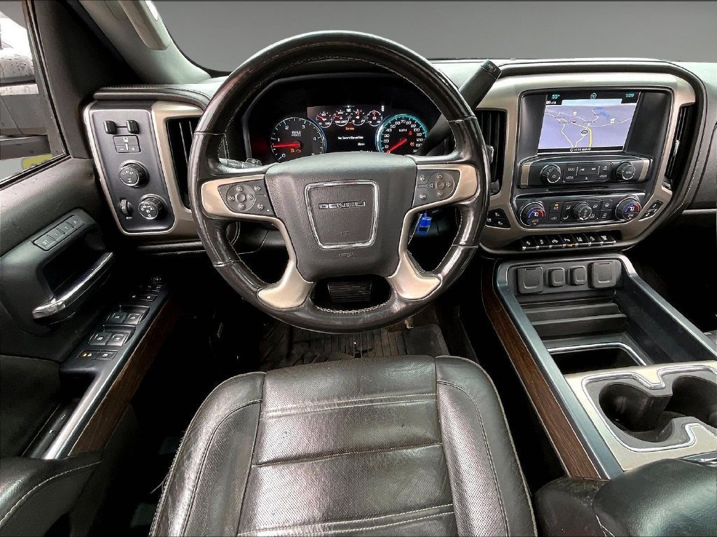 Used 2018 GMC Sierra 2500 Denali w/ Duramax Plus Package AWD/4WD image 16