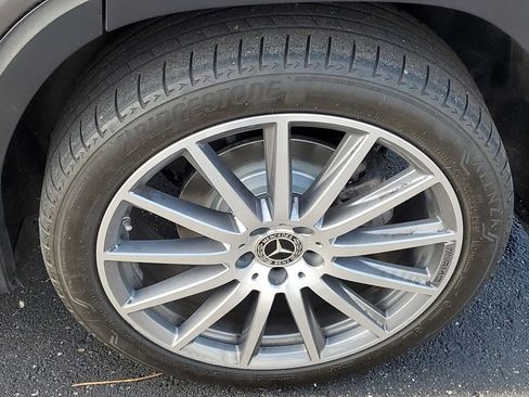 Used 2021 Mercedes-Benz GLB 250 4MATIC image 32