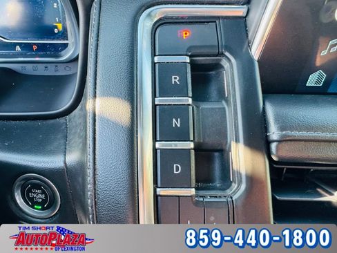 Used 2022 Chevrolet Suburban LT w/ Luxury Package image 30