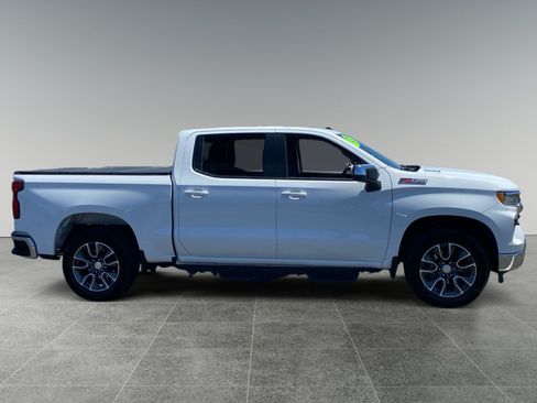 Used 2023 Chevrolet Silverado 1500 LT w/ Z71 Off-Road Package AWD/4WD image 6