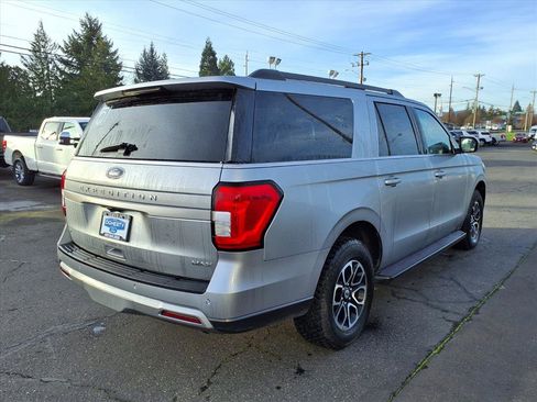 Used 2024 Ford Expedition Max XLT image 4