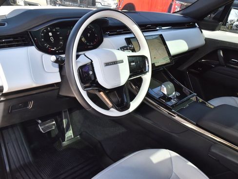 Used 2024 Land Rover Range Rover Sport Dynamic SE image 32