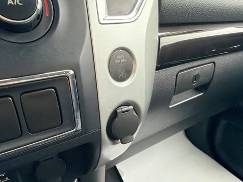 Used 2017 Nissan Titan 4x4 Crew Cab image 21