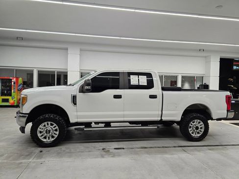 Used 2017 Ford F250 XL w/ STX Appearance Package image 3