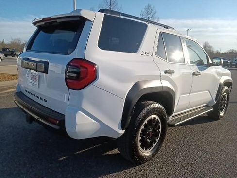 Used 2025 Toyota 4Runner TRD Off-Road AWD/4WD image 3