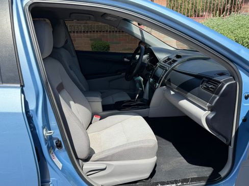Used 2012 Toyota Camry LE FWD image 11