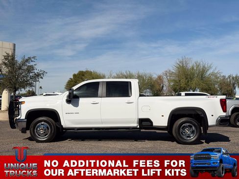 Used 2024 Chevrolet Silverado 3500 LT w/ Convenience Package image 10
