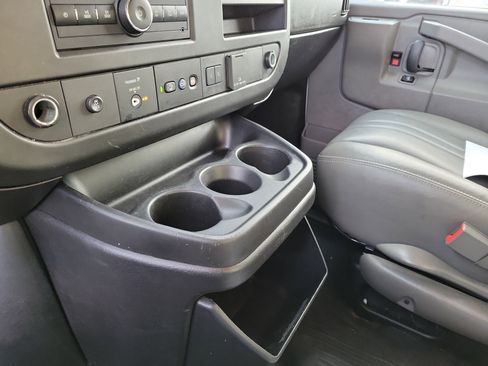 Used 2020 GMC Savana 2500 Extended w/ Driver Convenience Package image 27