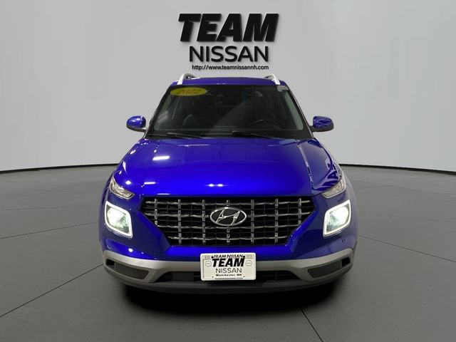 Used 2022 Hyundai Venue Limited FWD image 2