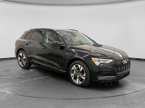 Used 2021 Audi e-tron Premium w/ Convenience Plus Package AWD/4WD image 5