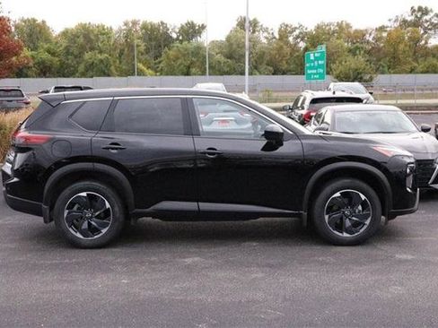 Certified 2024 Nissan Rogue SV image 32