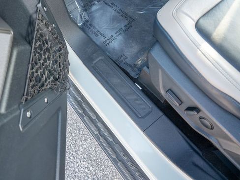 Used 2022 Ford Bronco Wildtrak image 16