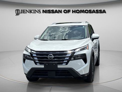 Certified 2024 Nissan Rogue SV w/ SV Premium Package FWD image 13