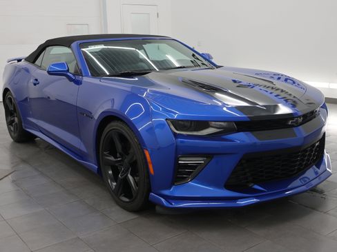Used 2018 Chevrolet Camaro SS w/ LPO, Ground Effects Package RWD image 2