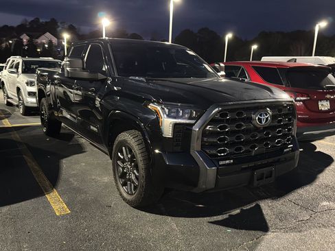 Used 2022 Toyota Tundra Platinum image 4