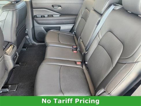 Certified 2025 Nissan Pathfinder SL image 27