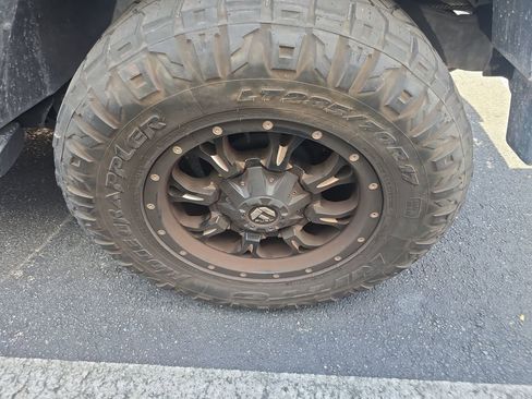 Used 2017 Jeep Wrangler Unlimited Sahara w/ Connectivity Group image 6