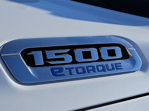 New 2026 RAM 1500 Laramie AWD/4WD image 10