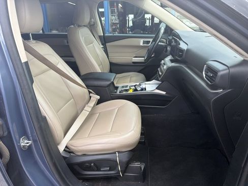 Used 2021 Ford Explorer XLT w/ Equipment Group 202A RWD image 24