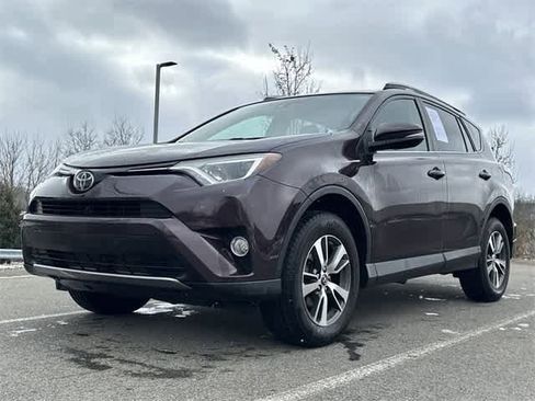 Used 2017 Toyota RAV4 XLE image 18