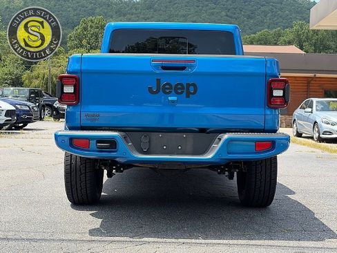 Used 2023 Jeep Gladiator Overland AWD/4WD image 5