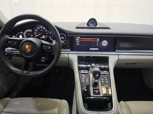 Used 2022 Porsche Panamera 4 Platinum Edition AWD/4WD image 4