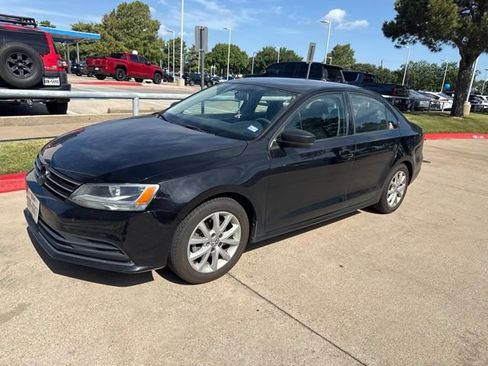 Used 2015 Volkswagen Jetta SE FWD image 2