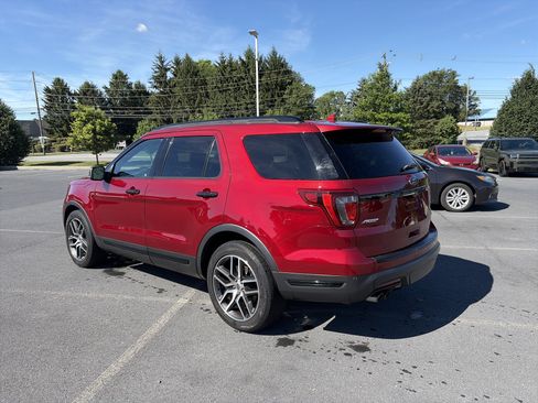 Used 2018 Ford Explorer Sport w/ Equipment Group 401A AWD/4WD image 7