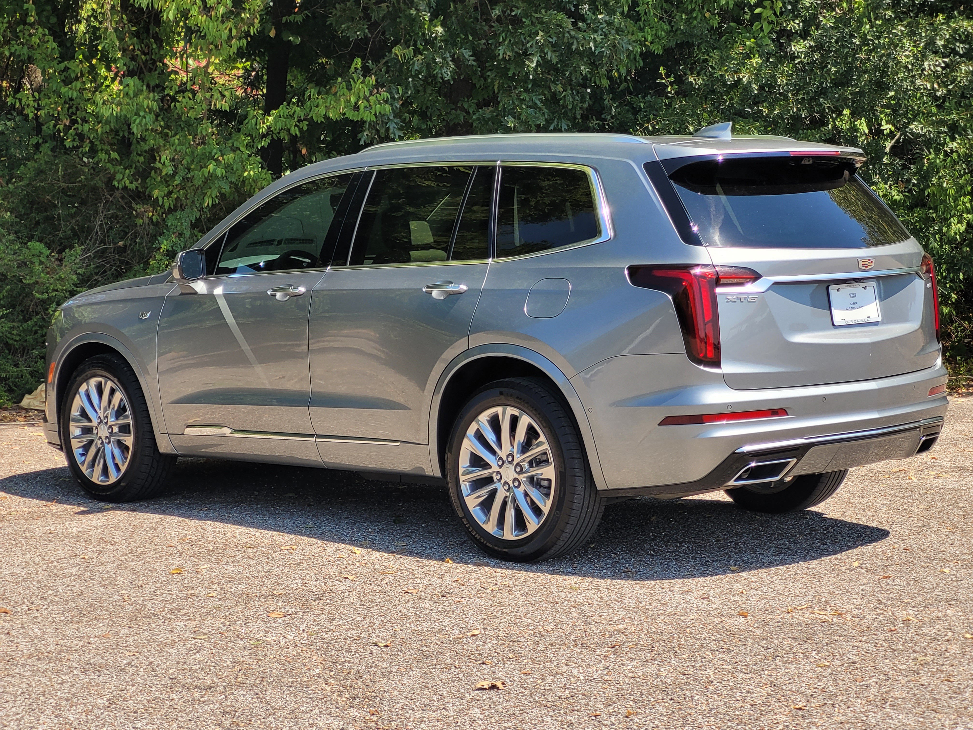 Used 2024 Cadillac XT6 Premium Luxury w/ Technology Package FWD image 6