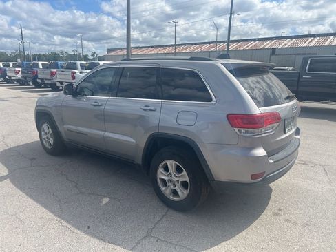 Used 2017 Jeep Grand Cherokee Laredo w/ Quick Order Package 2BE image 4