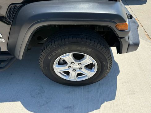 Used 2019 Jeep Wrangler Unlimited Sport S AWD/4WD image 47