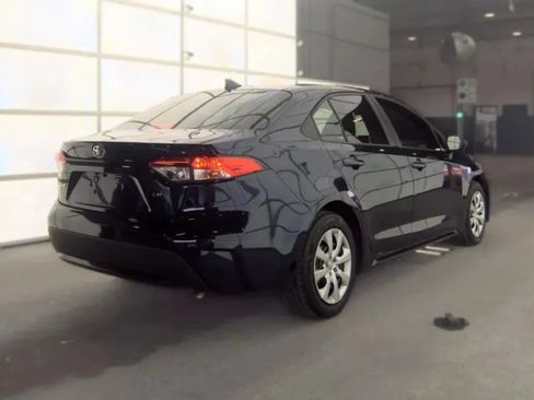 Used 2020 Toyota Corolla LE w/ Phone Cable & Charge Package FWD image 4